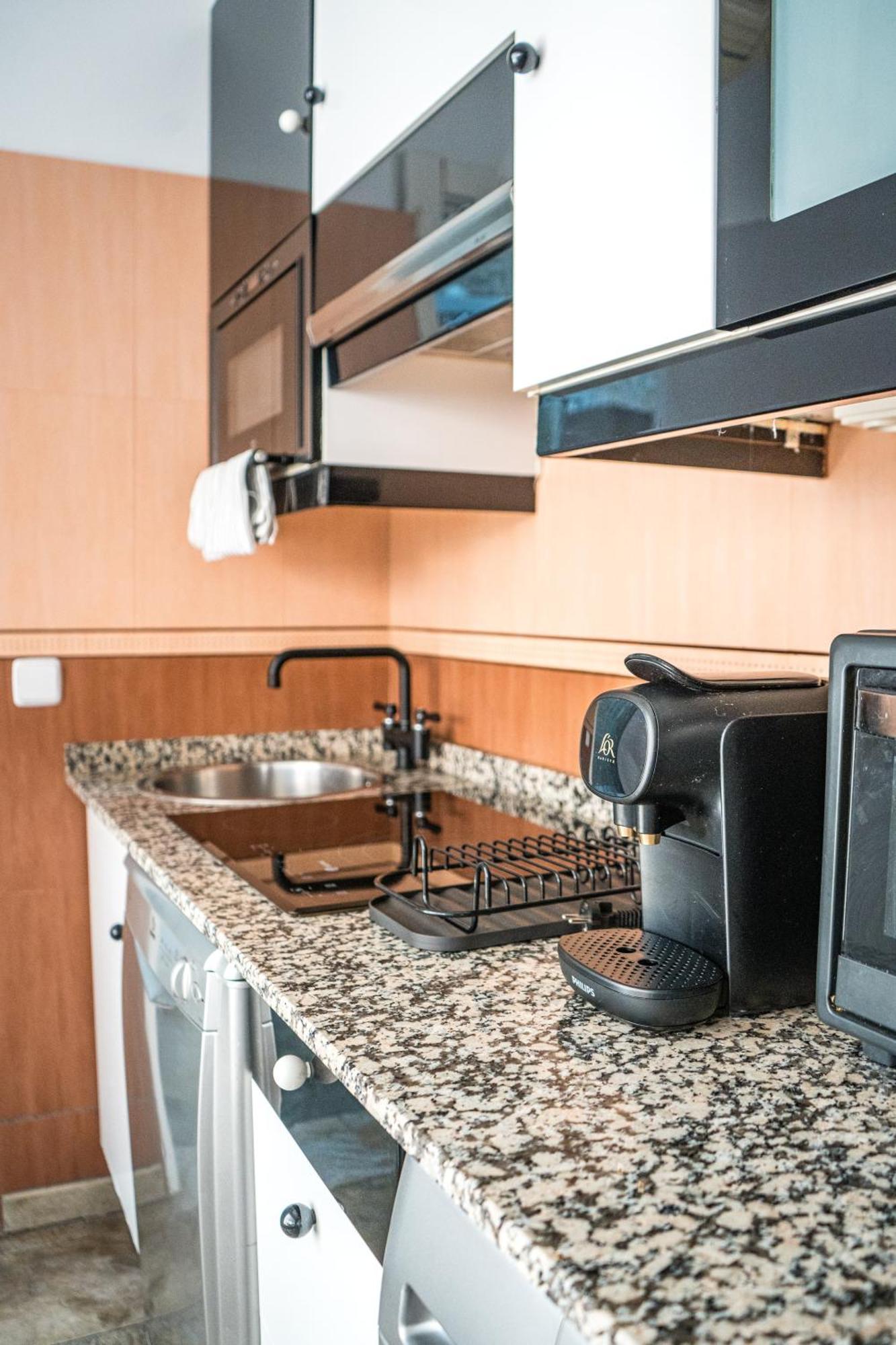 Centrico Atico En Madrid By Bebalmy Apartment Exterior photo