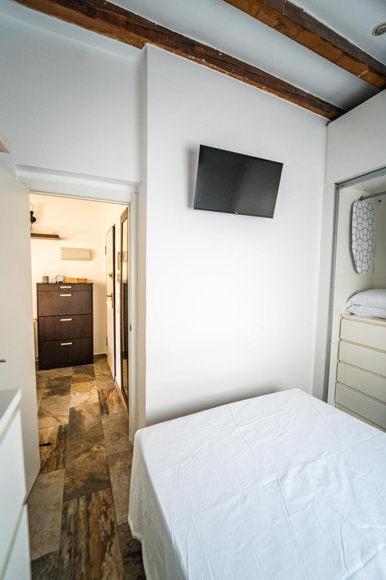 Centrico Atico En Madrid By Bebalmy Apartment Exterior photo